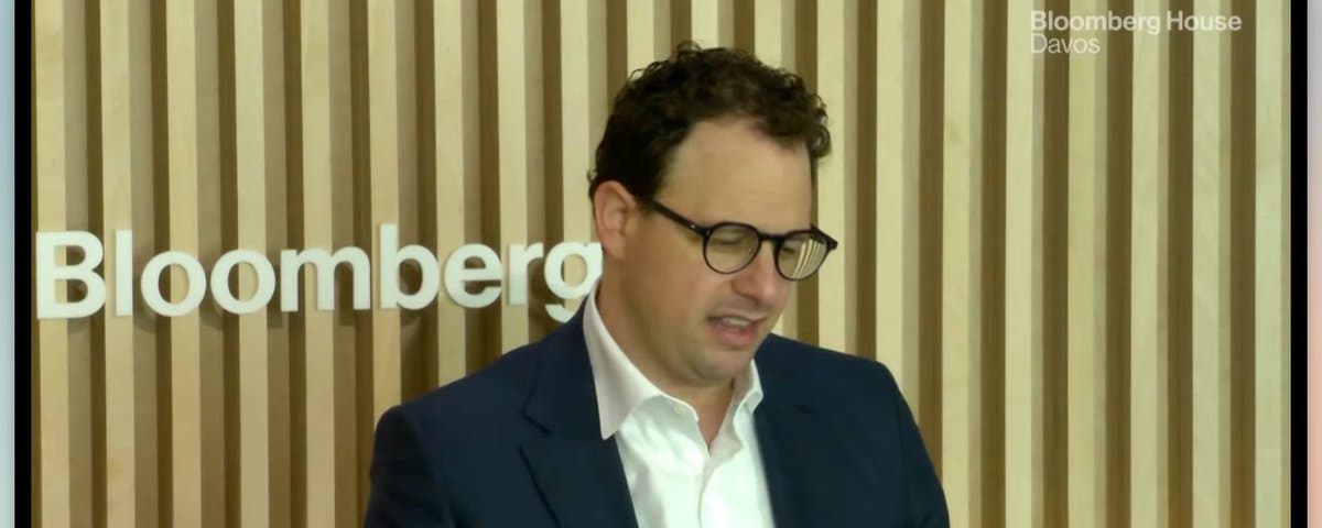 Claude CEO彭博社最新访谈：卖芯片给中国就是卖原子弹给朝鲜