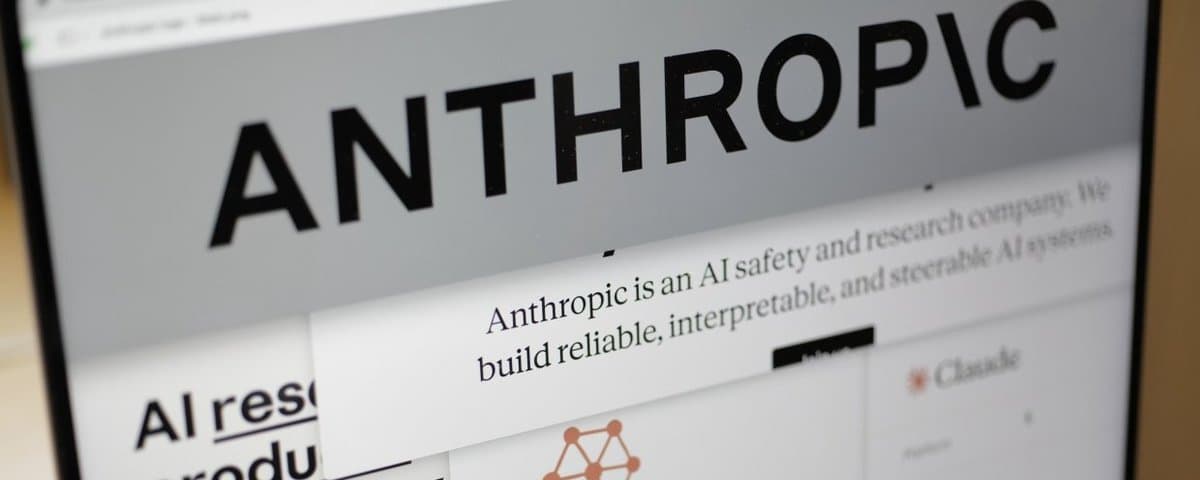 禁令生效几小时后，美军在伊朗空袭中仍然使用了Anthropic 的 AI 